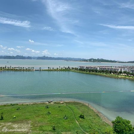 Sunday Premium Apartment Ha Long Exterior photo