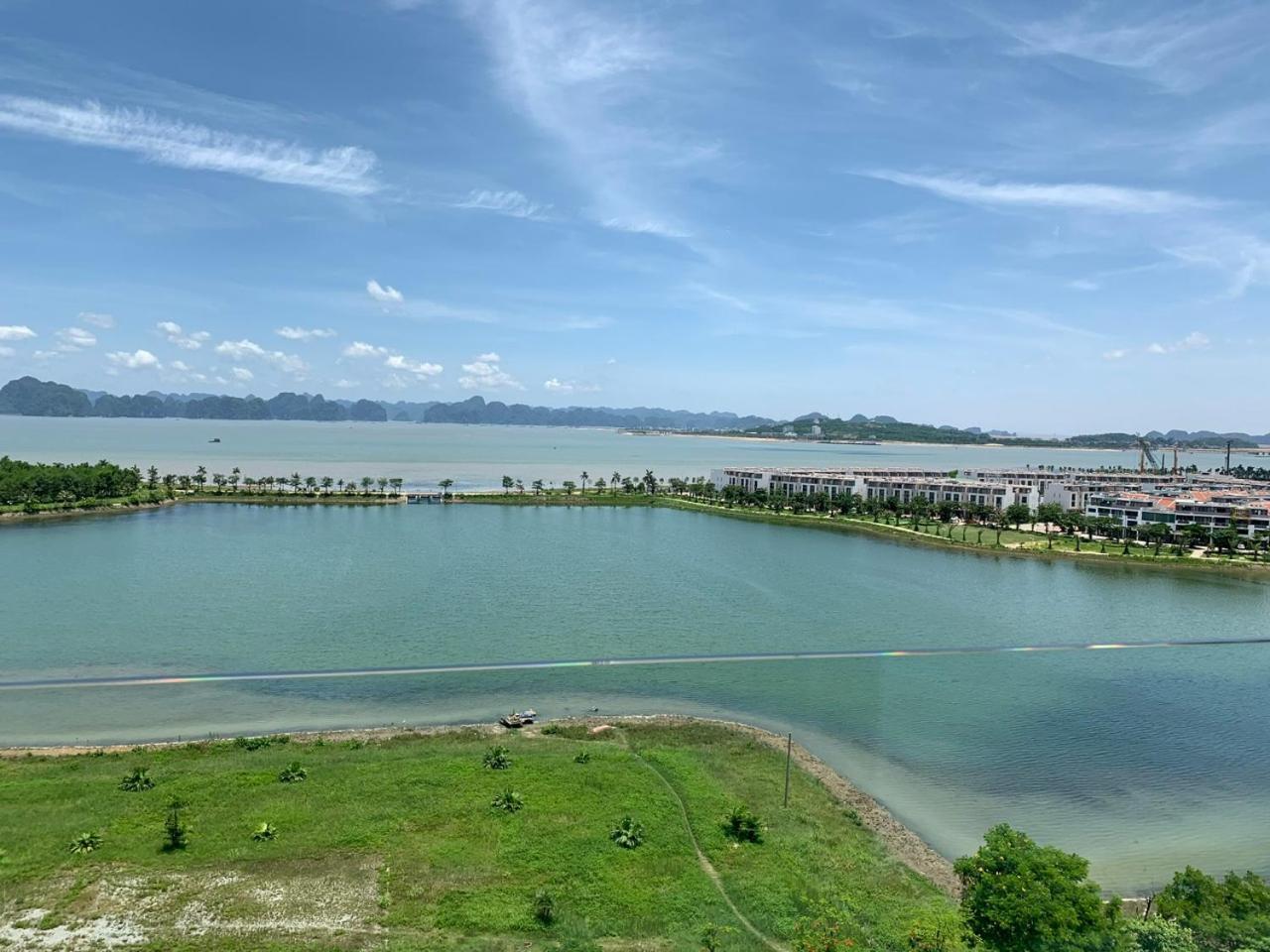 Sunday Premium Apartment Ha Long Exterior photo