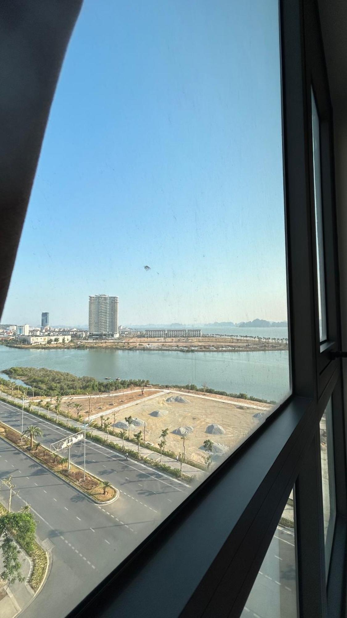 Sunday Premium Apartment Ha Long Exterior photo